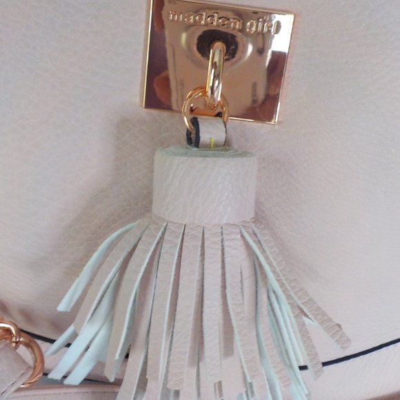 NEW Madden Girl Light Pink Tassel CrossBody Bag - Picture 7 of 8